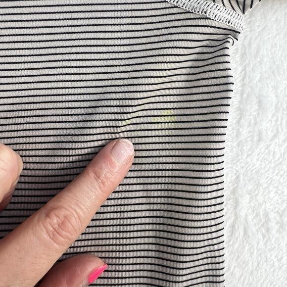 Lululemon Size 10 Run Swiftly Tech Long Sleeve Crew Tempo Stripe Black White - Picture 12 of 15